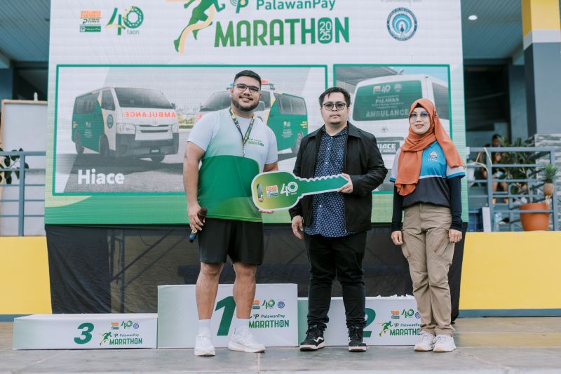 PGC COO Roberto Ben "Bobbit" M. Castro and overall committee head, Dr. Robert Angelo A. Arrieta, and Ms. Rosana Sanoy, El Nido Community Hospital Chief of Hospital and Hospital Administrator, respectively, were present to receive a ceremonial key.